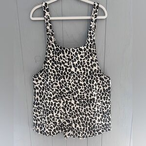 Millibon Black and cream Leopard Print Shorts Romper NWOT LARGE with pockets!